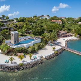 Mount Hartman Bay Estate Private Resort, hotel di Lance aux Épines