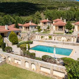 Pleiades Studios All Season Gems - Korinthos Stone Retreats โรงแรมในKalianoi