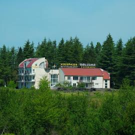 Hotel Tsiskari, hótel í Ianet'i