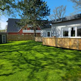 "Strandvergnügen", 100 m zum Traumstrand, ganzer Terrassen-Bungalow mit Parken und Wäsche, hotel Graal-Müritzben