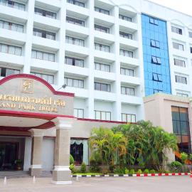 Grand Park Hotel, hotelli kohteessa Nakhon Si Thammarat
