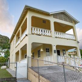 Pierocks Highgate Entire house with Free Parking and WI-FI, hotell i Arnos Vale