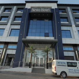 Manāwirah में, होटल Nesto Hotel