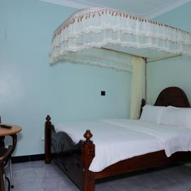 JOSELLA MOTEL MUBENDE, hotell i Mubende