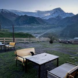 Viesnīca Kuro Kazbegi • ყურო ყაზბეგი Kazbegos