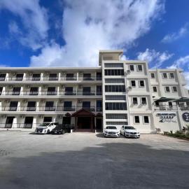 Belau Almond Hotel 贝尔曼酒店, hotel en Koror