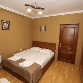Popock Baghramyan, hotel i Jerevan