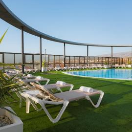 Elba Vecindario Aeropuerto Business & Convention Hotel, хотел в Весиндарио