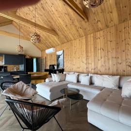 Viesuli Village Villas, hotel en Saraiķi