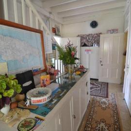 Holiday Home - Guest House, hotel di Port Antonio