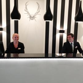 Hotel Alt Deutz City-Messe-Arena KONTAKTLOSER SELF CHECK-IN, hotel in Cologne