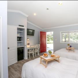 Hamlet Inn - PASSES TO COOPERS BEACH, hotel v mestu Southampton
