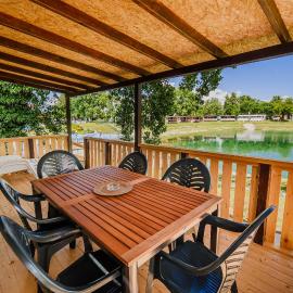 Lake View Mobile Homes with Thermal Riviera Tickets in Terme Čatež, hotel em Catez ob Savi