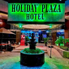 Holiday Plaza Hotel Tuguegarao City, hotel u gradu Tugegarao City