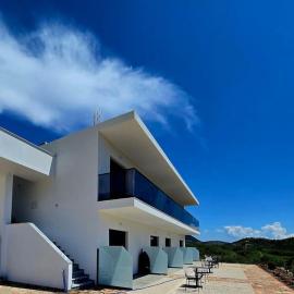 Ambelas Getaways, hotel u gradu 'Himare'