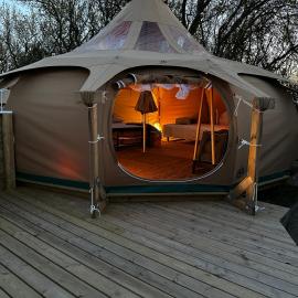 Romantic Luxus Glamping 1, hotel in Idestrup