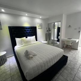 Douglas Highway Inn Hotel, hotel in Cabo Rojo