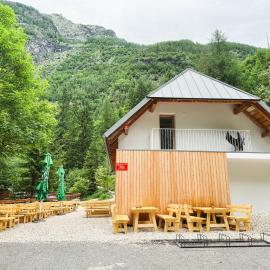 Koča ob izviru Soče, hotel em Trenta