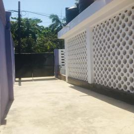 Serenity Homestay, hotel v destinaci Dar es Salaam