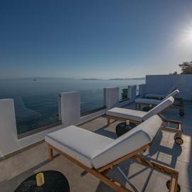 Flisvos Beachfront Apartments