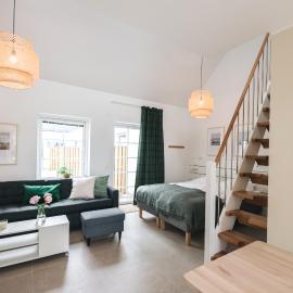 Mälarhusen Semesterby Österlen - Stugor & Gårdssviter, viešbutis mieste Sandby