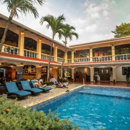 Hotel El Velero โรงแรมในปลายาเฮอร์โมซา