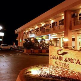 Casablanca Suites Near Airport, hotel en Legazpi