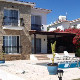 Hillside Villa with Sea Views, hótel í Kyrenia