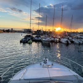 Barco Apartamento Playa Valencia, хотел в Валенсия