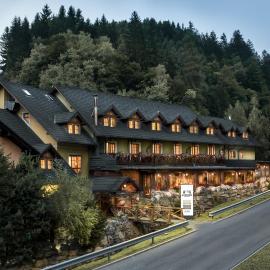 Hotel in restavracija Pod Roglo, hotel a Zreče