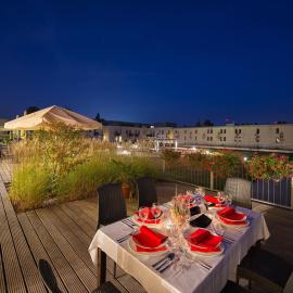 EA Hotel Tereziánský dvůr, hotelli kohteessa Hradec Králové