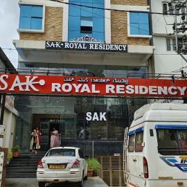 SAK Royal Residency 1 km from Railway Station, hotel di Mysore