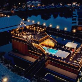 Western Camp Resort、ザトルのホテル