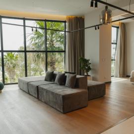 Zins Luxury Apartments, hotel in Durrës