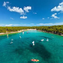 Pine Beach Bungalows all inclusive: Pakoštane şehrinde bir otel