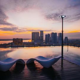 Hotel Serviced Apartments Top One Infinity Pool with View of 360 Degree، فندق في بنوم بنه