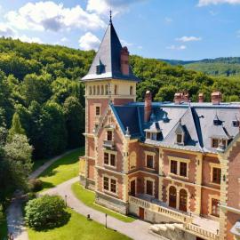 Viesnīca Kastélyhotel Sasvár Resort pilsētā Parādsasvāra
