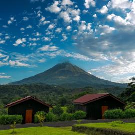 Arenal Roca Lodge & Bungalows，福爾圖納的飯店