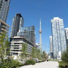 Stylish Condo Downtown Near CN Tower - Free parking, hotel din Toronto