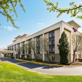 Hampton Inn Long Island/Islandia, hotel en Islandia