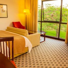 Phakalane Golf Estate Hotel & Convention Centre，哈博羅內的飯店