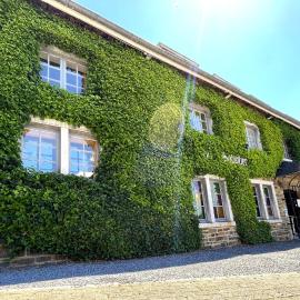 La Fontaine du Sabotier, hotel u gradu Awenne
