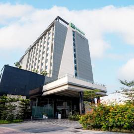Holiday Inn Lucknow Airport by IHG, hotel di Lucknow