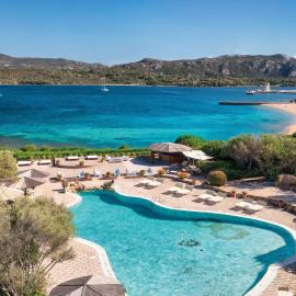 Resort Cala Di Falco, hotel u gradu 'Cannigione'