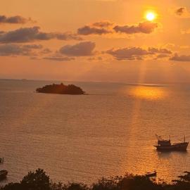 Kohrong Sea Views Bungalows, hotel en Koh Rong