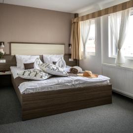 Tündérfátyol, hotel in Abádszalók