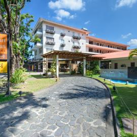 Court Meridian Hotel & Suites โรงแรมในโอลองกาโป