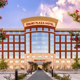 Drury Plaza Hotel Dallas Arlington, hotelli kohteessa Arlington