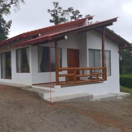 Quinta Vacacional Puerto Quito - Urb Privada El Jardín, hotel a Pedro Vicente Maldonado