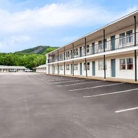 Rodeway Inn Gorham Riverside, hotel u gradu 'Gorham'